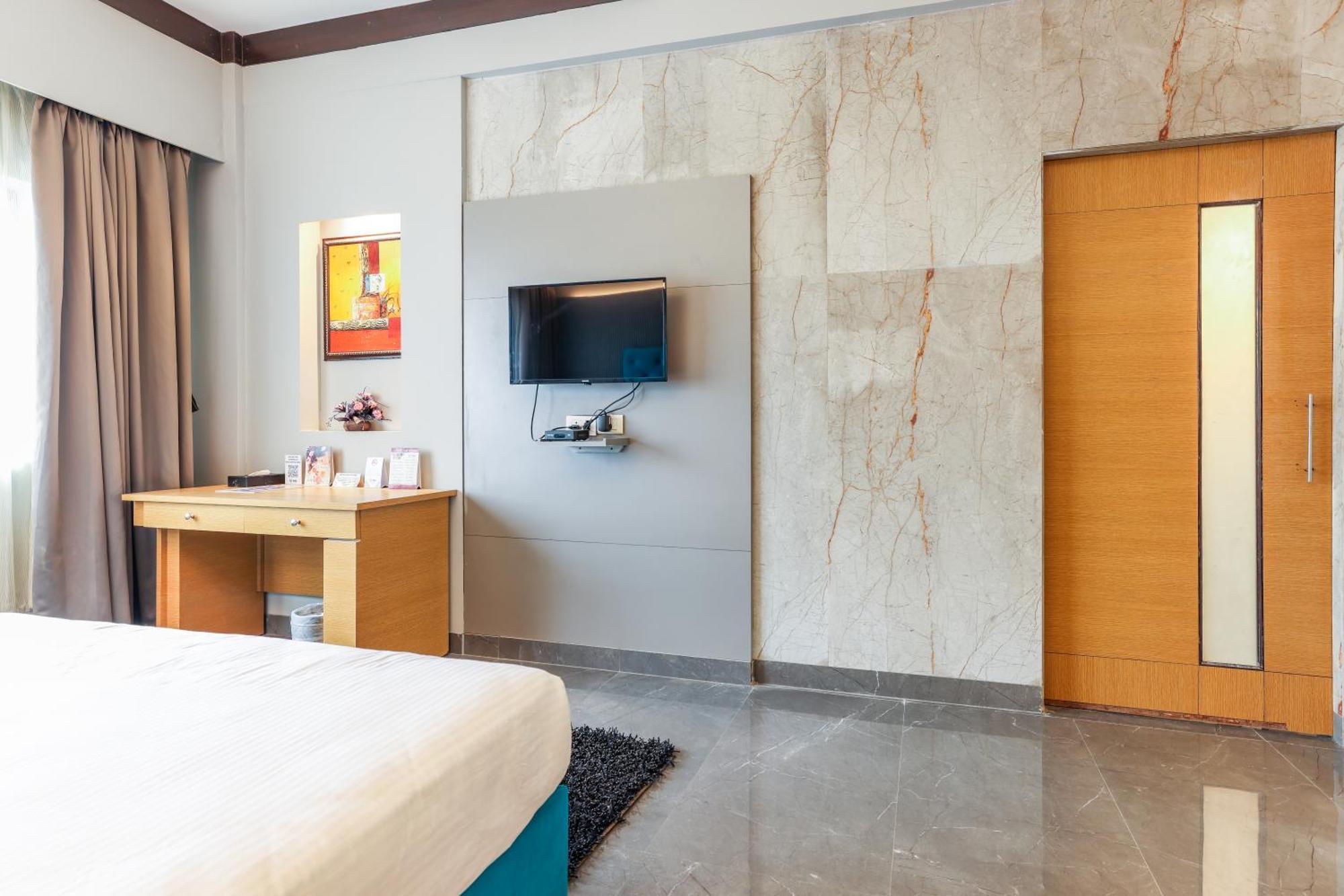 Hotel Pal Heights Bhubaneswar Exterior foto