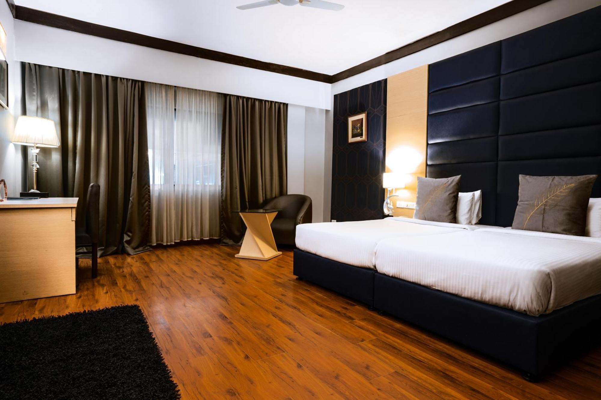 Hotel Pal Heights Bhubaneswar Exterior foto